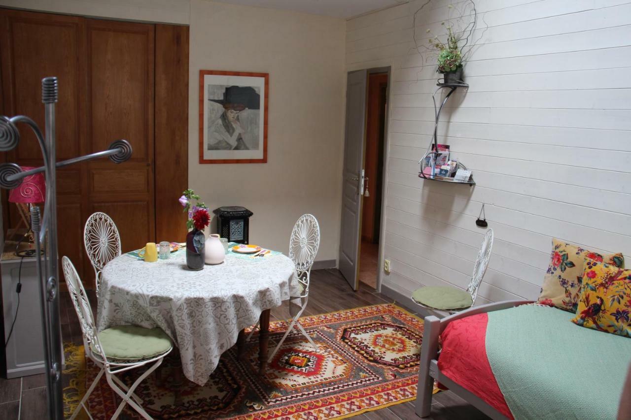 ロアンヌ Les Ateliers D'Art Bed & Breakfast エクステリア 写真